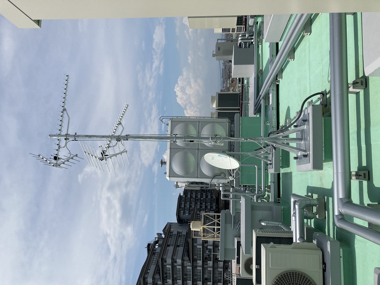 TV共聴設備のアンテナ工事を完了致しました。