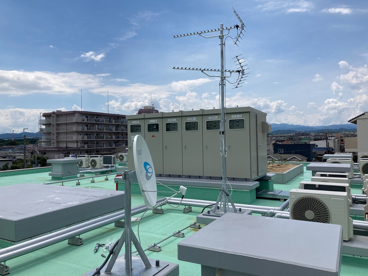 TV共聴設備のアンテナ工事を完了致しました。